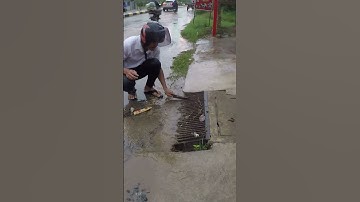 Remove Trash On Culvert Drain #unclog #culvert #shorts