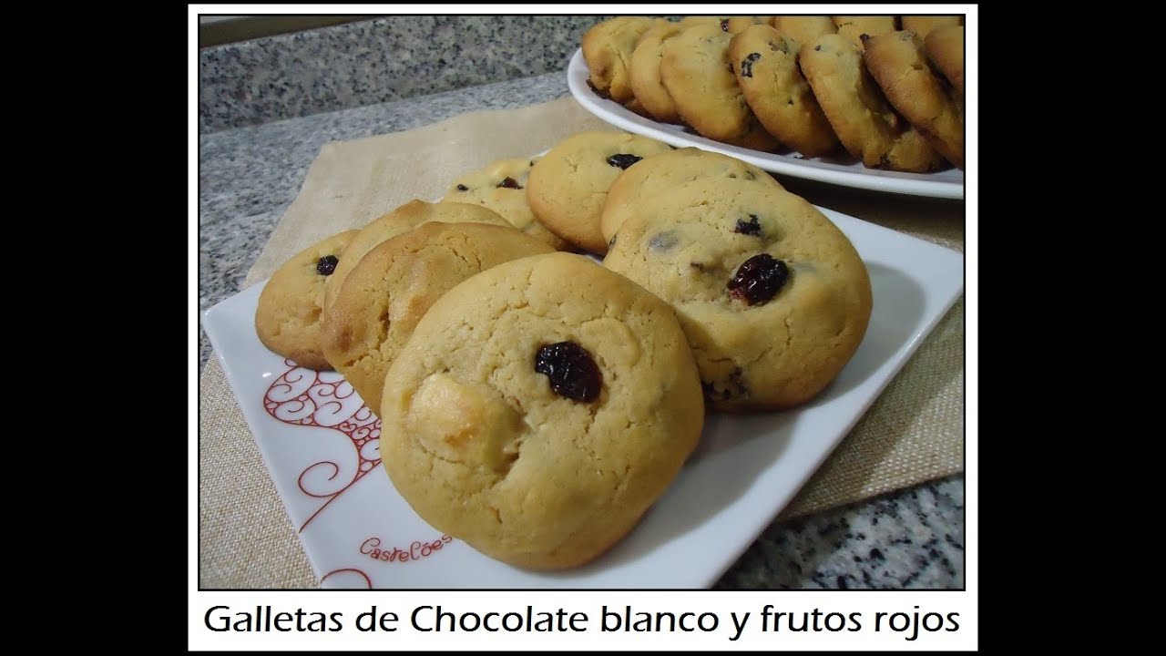 Galletas de chocolate blanco y frutos rojos