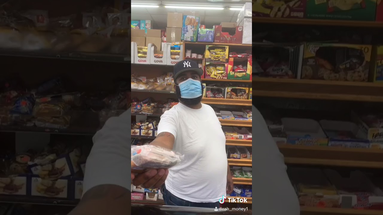 Булочка с медом Онна с беконом, яйцом и сыром по рецепту OCKY moe_money1