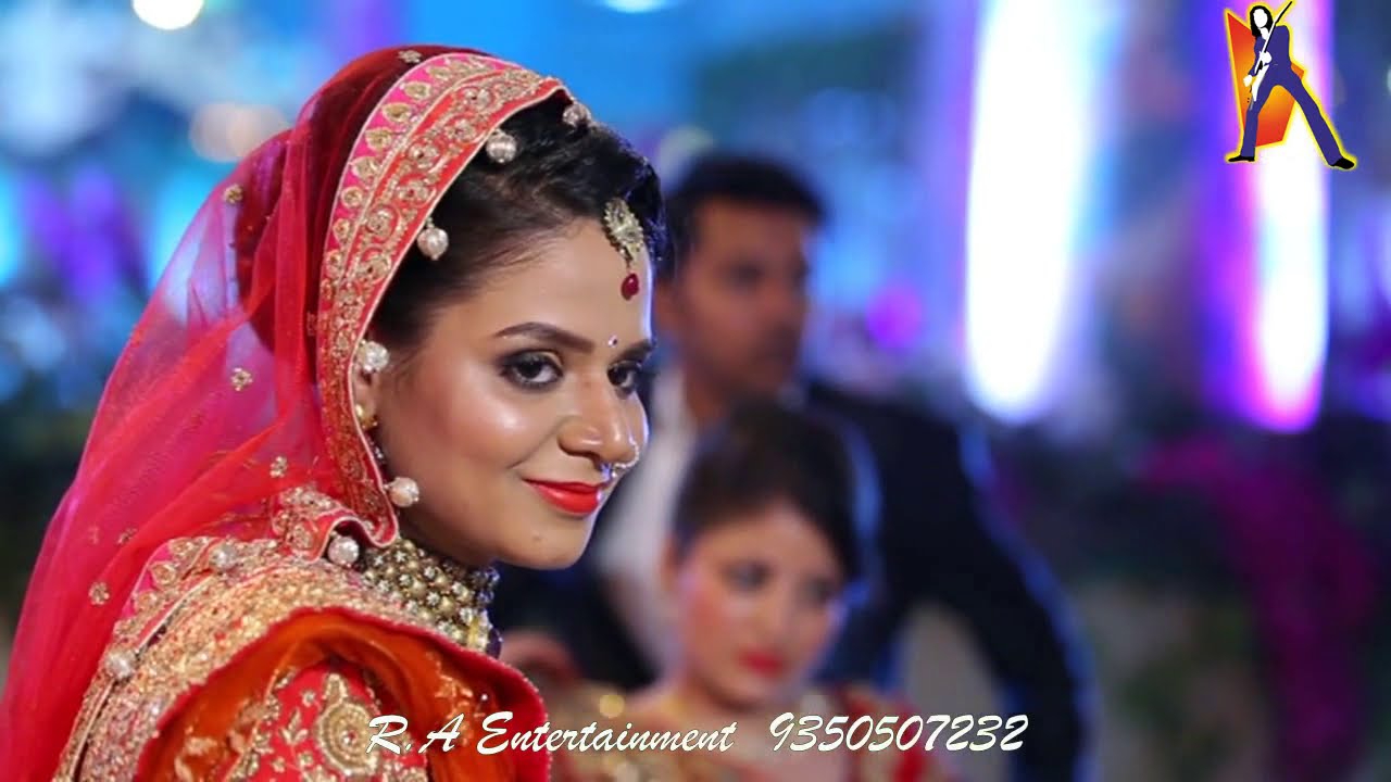 Bride Entry with Victoria Cart & shwet theme