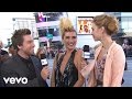 Ke$ha - 2010 Red Carpet Interview (American Music Awards)