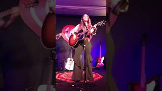 Lainey Wilson - Redneck Hollywood