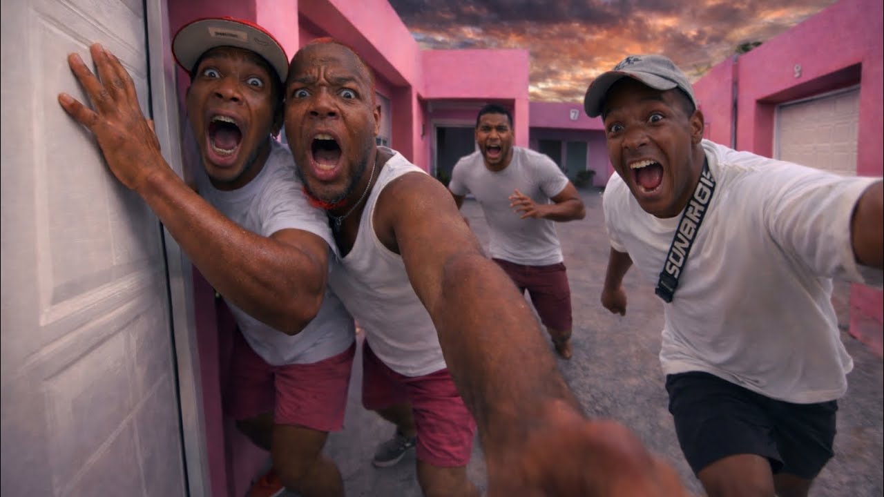 EL TUMBA PUERT4S EN UNA CABAÑ4 😳