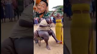 Download Lagu De zwaardere man op een kruiwagen werd afgeleverd MP3