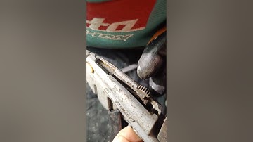 removing broken blade from Stanley 10-788