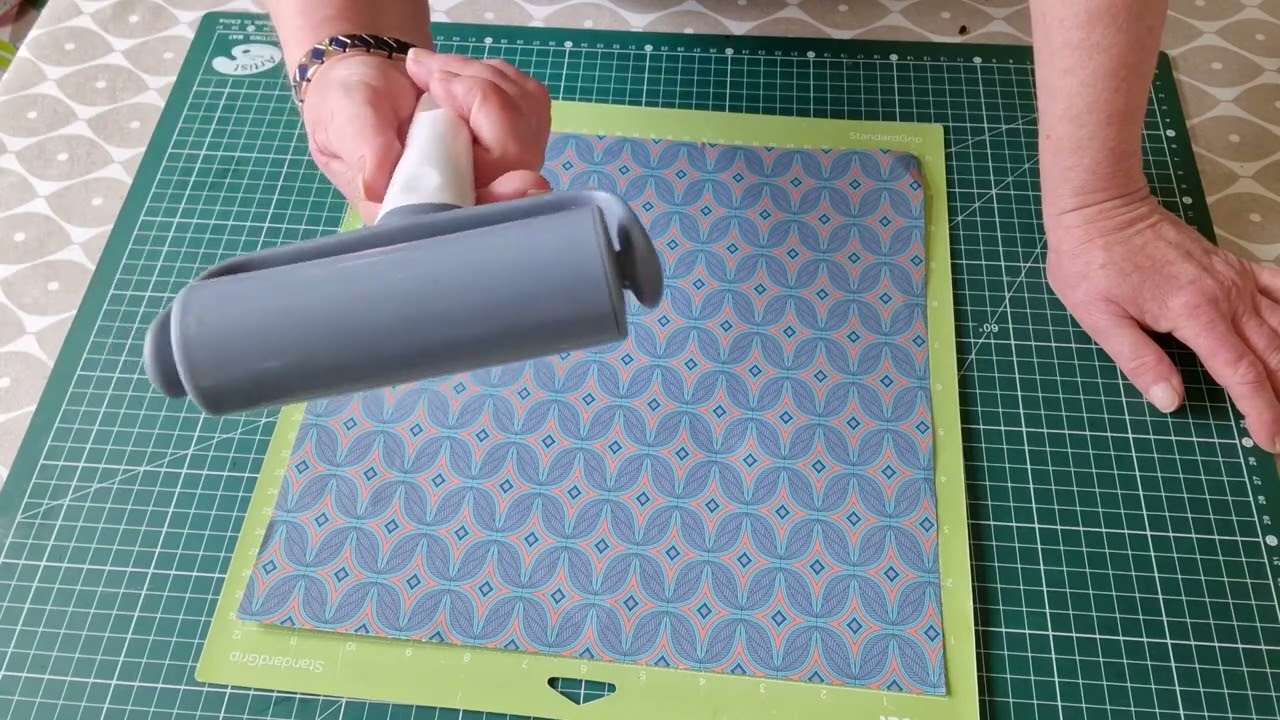 DECOLLER LE PAPIER DU TAPIS SANS ABIMER SA FEUILLE