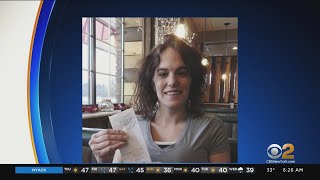 Celebrity Waitress Gets $2020 Tip Profile