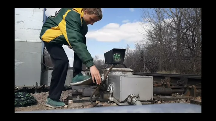 Foamer moves track switch in Garretson, SD