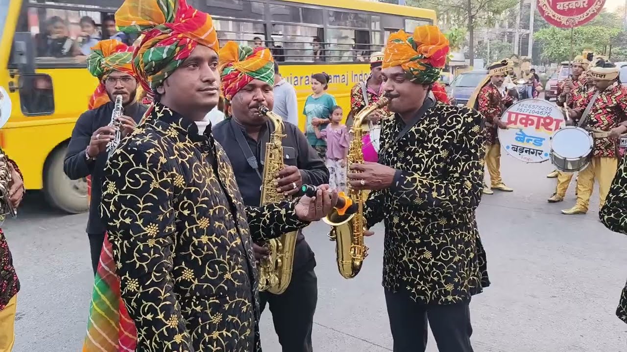 tu is tarah se meri jindagi mein Shamil hai prakash band Barnagar dist ujjain m.p.9617104676