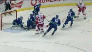 Amazing Save by Luongo - Canucks Vs Wings - 12.21.11 - HD