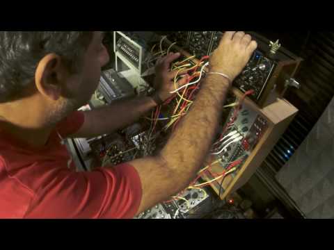 Eurorack Modular Techno (System 500, Aira Modular, Make Noise Shared System, TR-606, Keystep)
