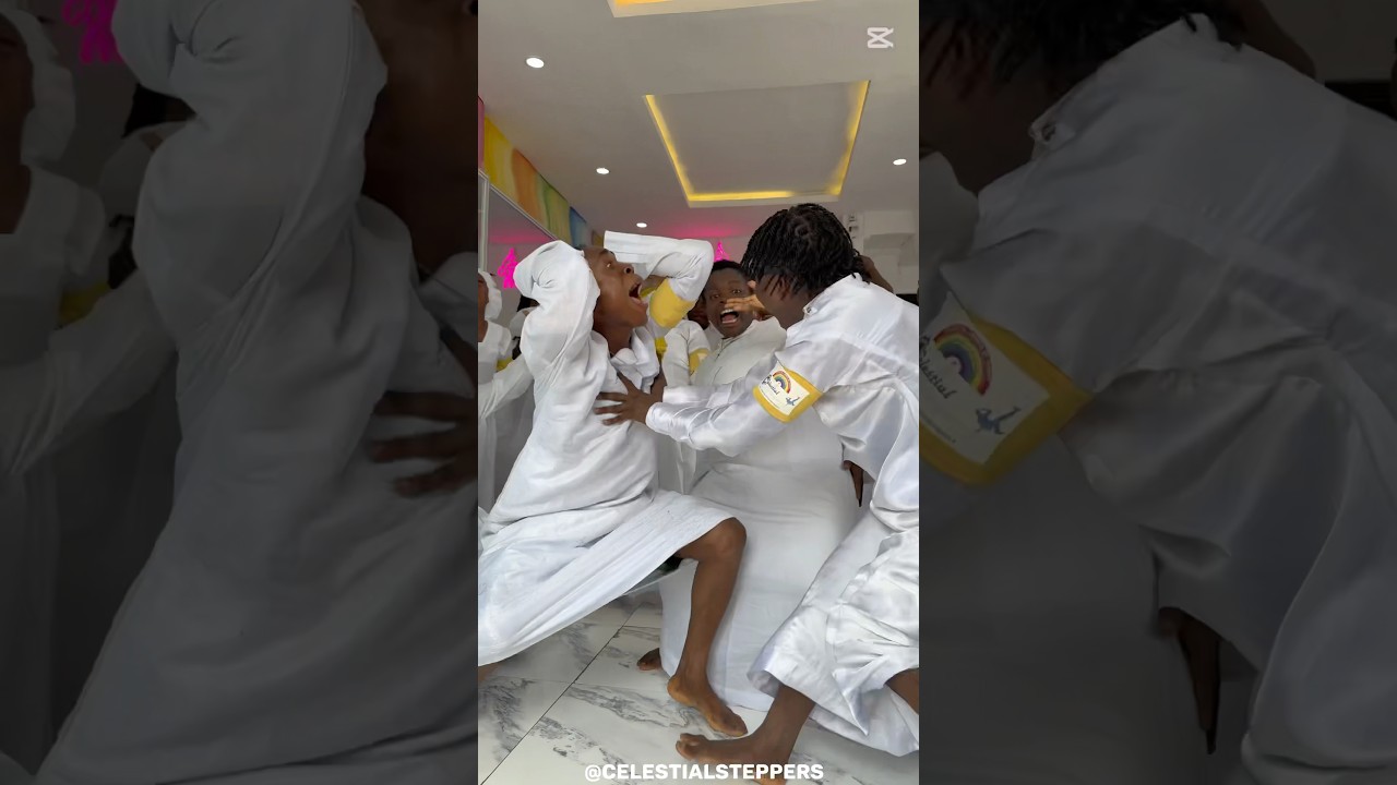 HAPPY SUNDAY! 😁🤍✝️ 