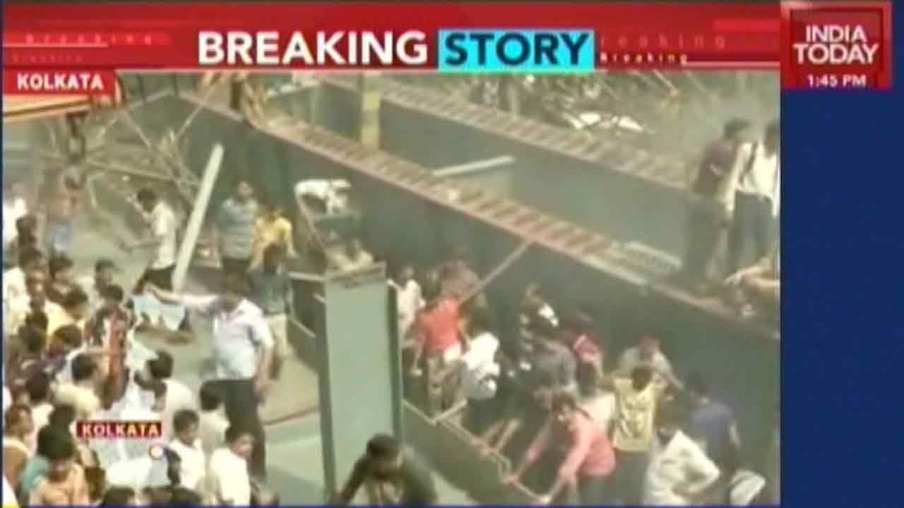 Disturbing Visuals: Under Construction Bridge Collapses In Kolkata ...
