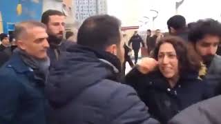 Ayağı Kayan Polis, HDP'li Milletvekilini Düşürdü...