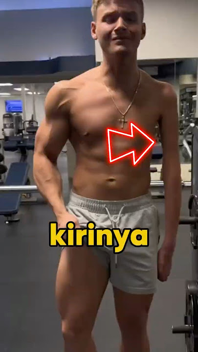 Ada Yang Berbeda Dengan Tangannya 😳