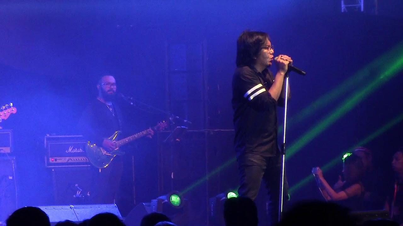 Dewa 19 - Pupus (feat Ari Lasso) di Konser Reuni Solo