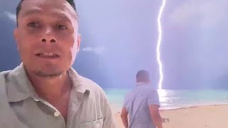 ASI SE VIVE UNA TORMENTA ELECTRICA EN VIVO en Playa del Carmen Quintana Roo Noecillo
