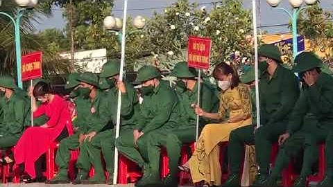 ngày đưa tuyển những người co em của quê hương đồng khởi huyên giồng trôm bến tre lên đường nhập ngủ