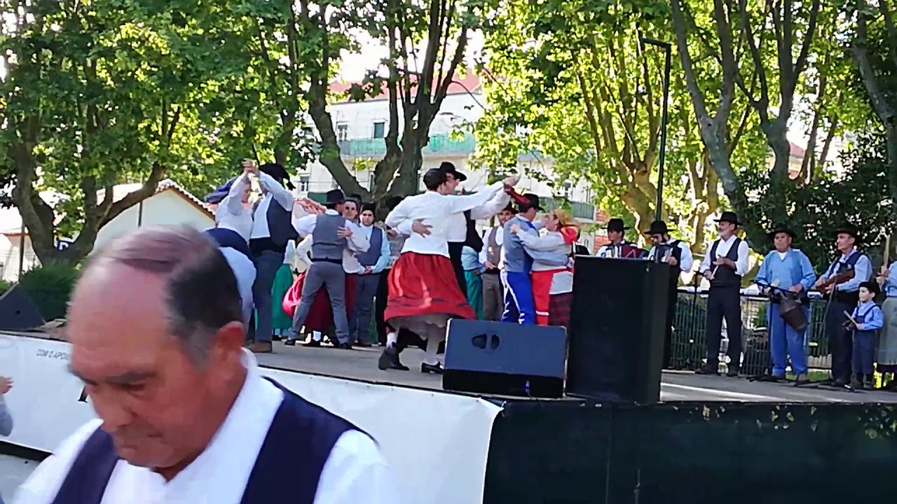 Actuação do Grupo Folclórico Danças e Cânticos dos Olhos de Água (Palmela)