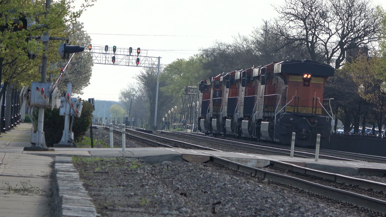 Two Sets Of Light Power  BNSF Chicago West Service