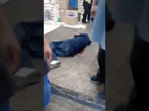 Video Tepic: MUJER corre a BALEADO en local "por que ahí no puede estar"