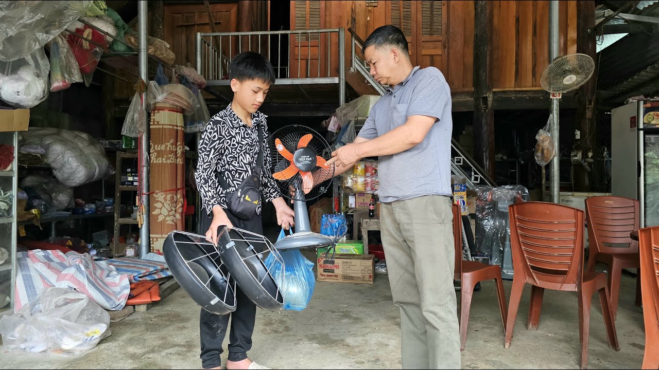 Boy Nam's harvests eggplants and squash to sell - Buys electric fans, bran and feeders for ducks