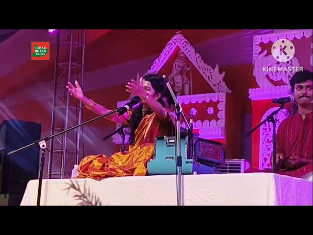 फुहार गीतों से बांधा समां मैथिली ठाकुर ने लेकर भोजपुरी-मैथिली और हिंदी गानों पर झूमे दर्शक l