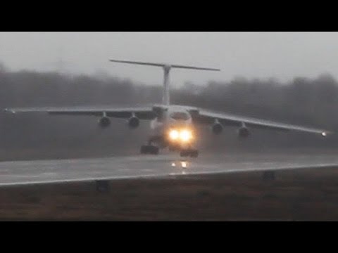 AMAZING Ilyushin 76 Cockpit Takeoff - Captain working heavily!!! [AirClips]