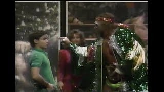 WWF VCR WrestleMania Game Commerical feat. Macho Man and Elizabeth (1988)
Late 1988 commercial for the WWF VCR WrestleMania Game featuring Macho Man Randy Savage, Miss Elizabeth and Outlaw Ron Bass. WWF VCR WrestleMania Game Commerical feat. Macho Man and Elizabeth (1988)