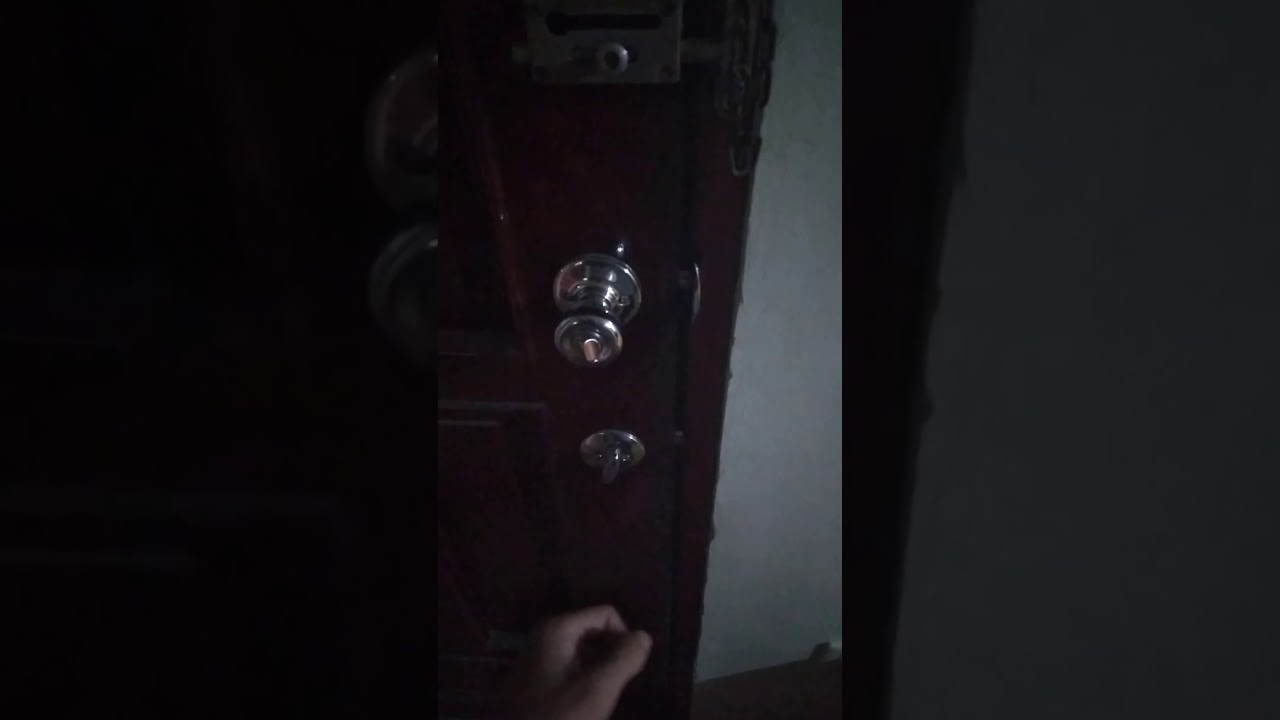 HOW TO OPEN A LOCKED DOOR? YouTube