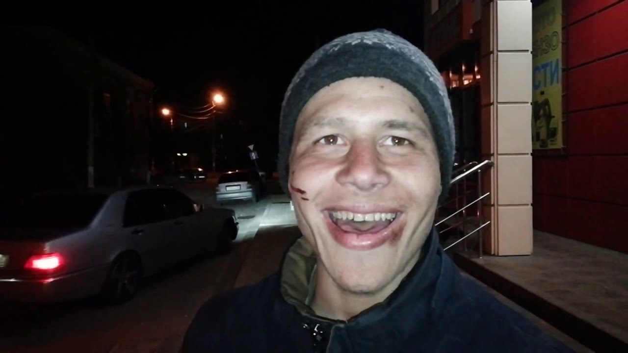 Голубь сел на капот