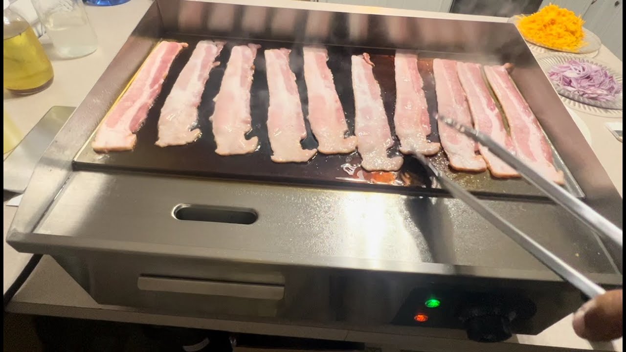 Электрическая сковорода VEVOR 22 дюйма для использования в помещении и на открытом воздухе.