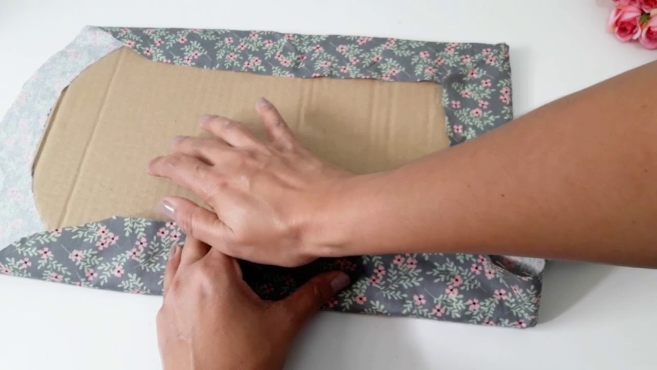 Mini Tábua de Passar feita com Papelão!