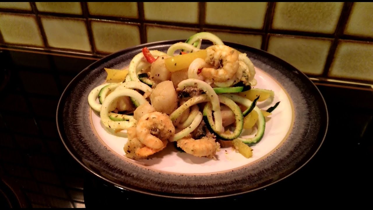 How I lose weight? Quick healthy meal in under 10 minutes Stirfry with spiralized zoodles