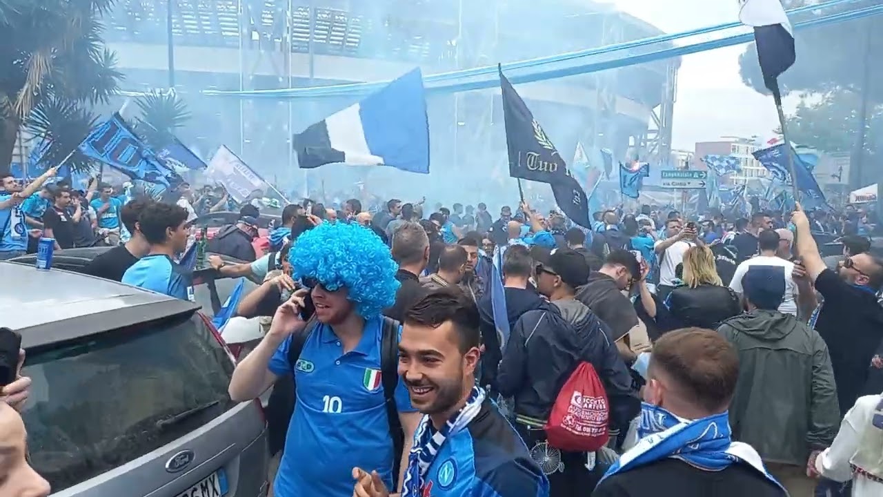 30 04 23. Nei pressi dello Stadio Maradona, due ora prima di Napoli-Salernitana.