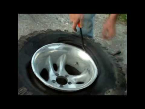 How to change a tire from a rim without a machine