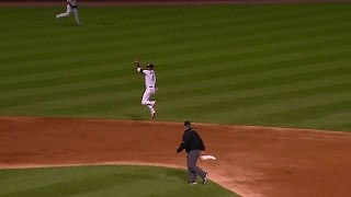 BOS@CWS: Ramirez leaps up to grab Ortiz's liner