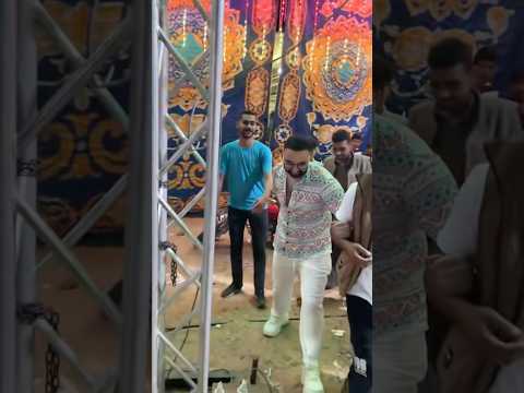 لحظة وصول ترند الشارع المصري الكروان يحيي منواتي