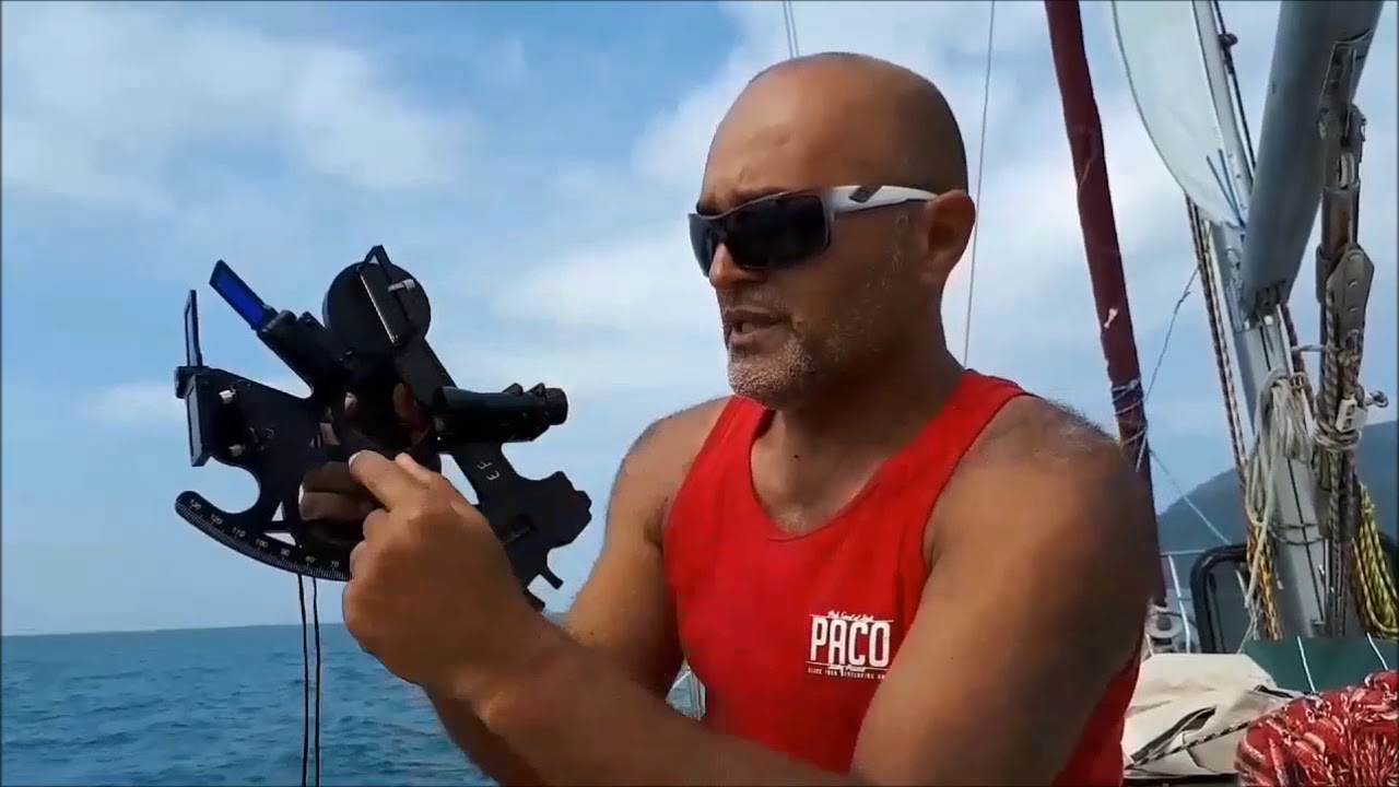 ⁣vídeo 16 Como regular os espelhos do sextante Davis Mark 15