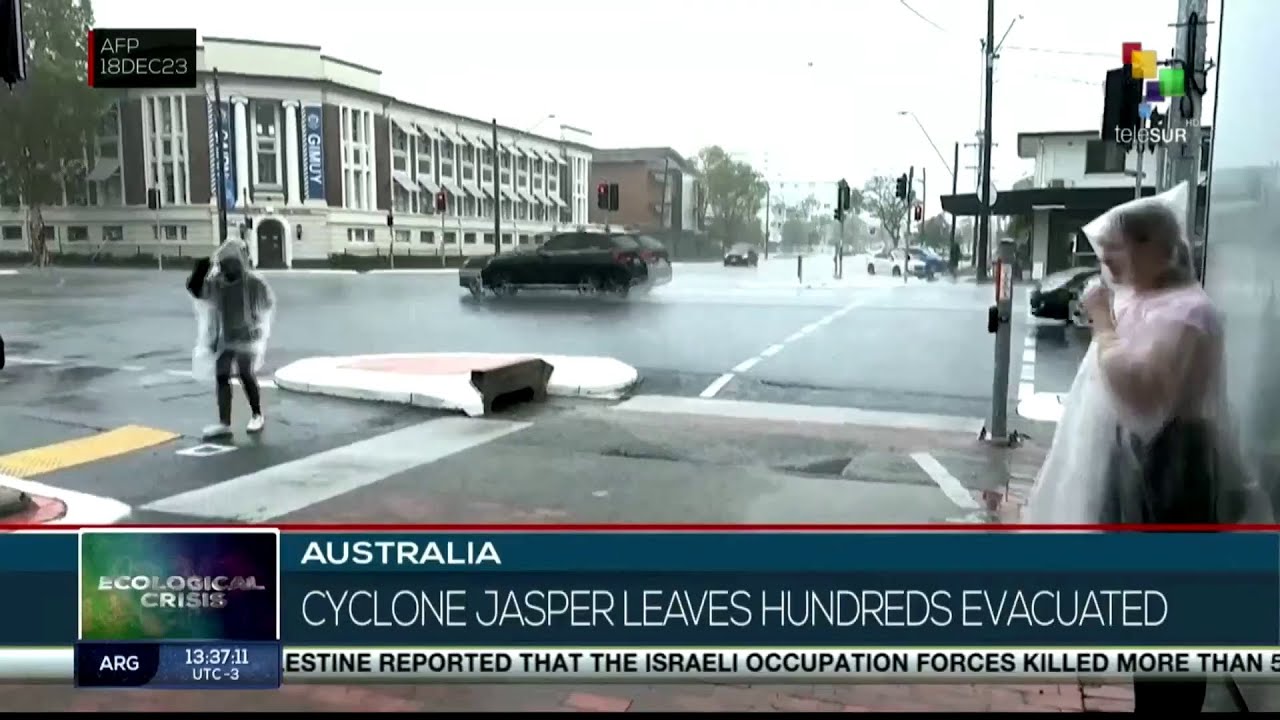 Australia: Cyclone Jasper leaves hundreds evacuated - YouTube