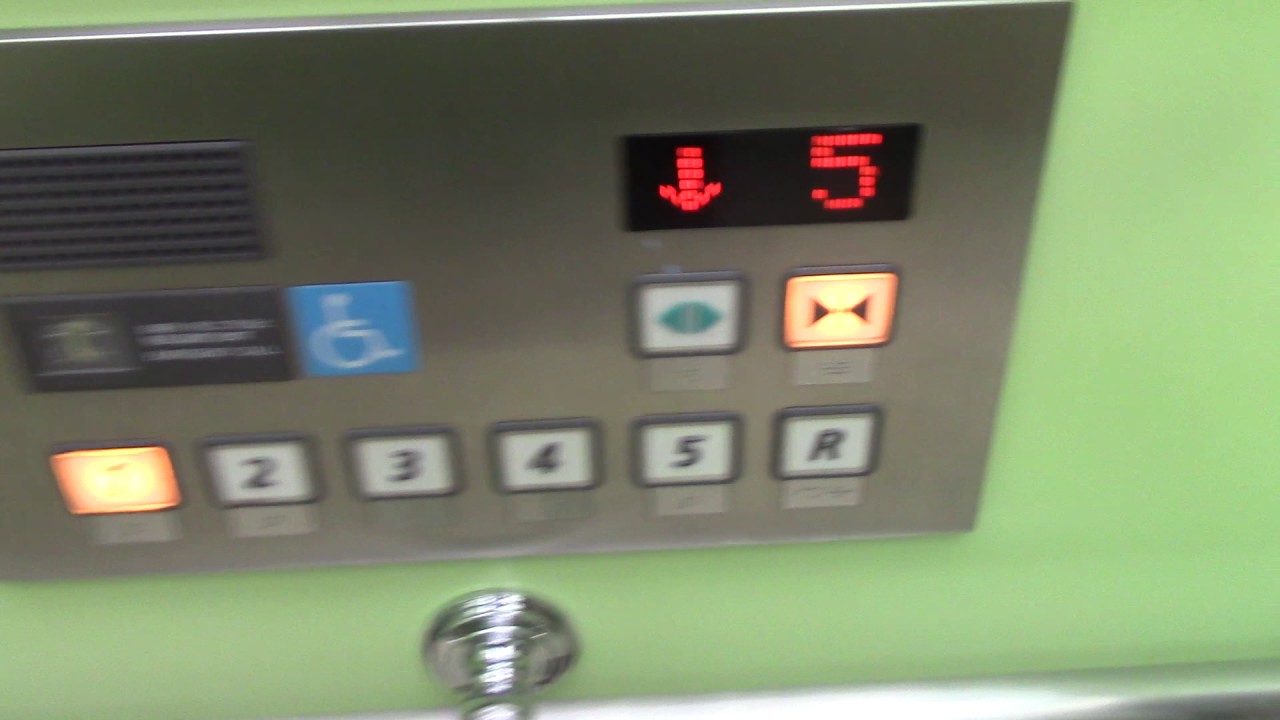 イオンモール水戸内原のエレベーター　その1