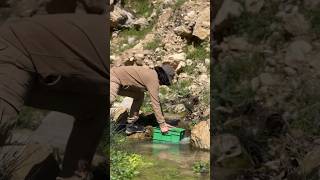 She used a simple basket to catch HUGE fish in a mountain waterfall 😱🐟