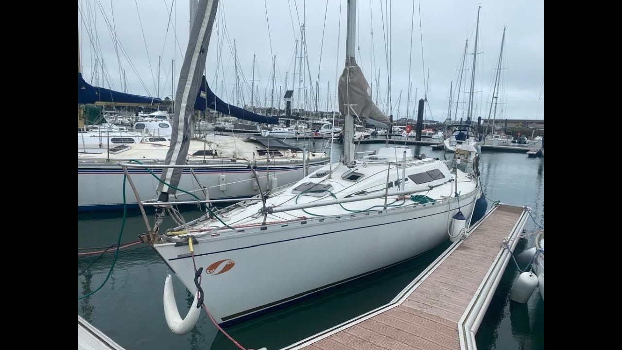 BAISSE DE PRIX Voilier Beneteau First 30 E occasion de 1984 - YouTube