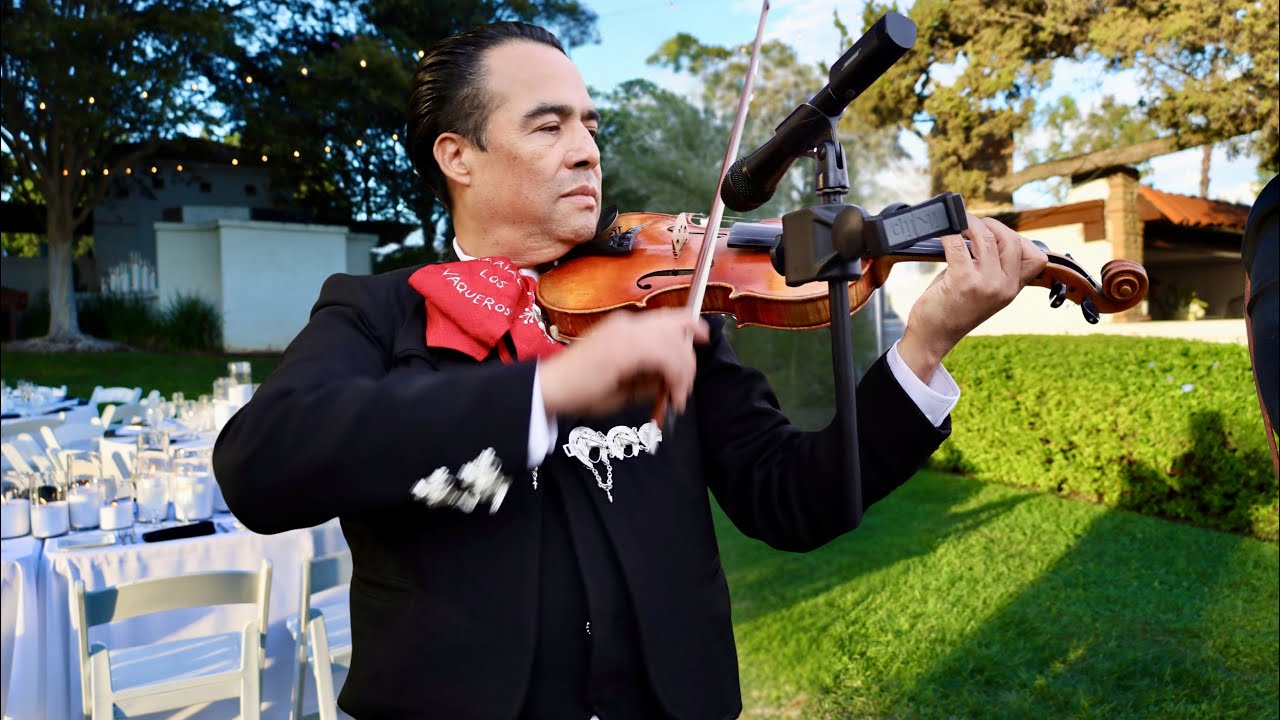 Mariachi Los Vaqueros live at a Southern California Wedding 