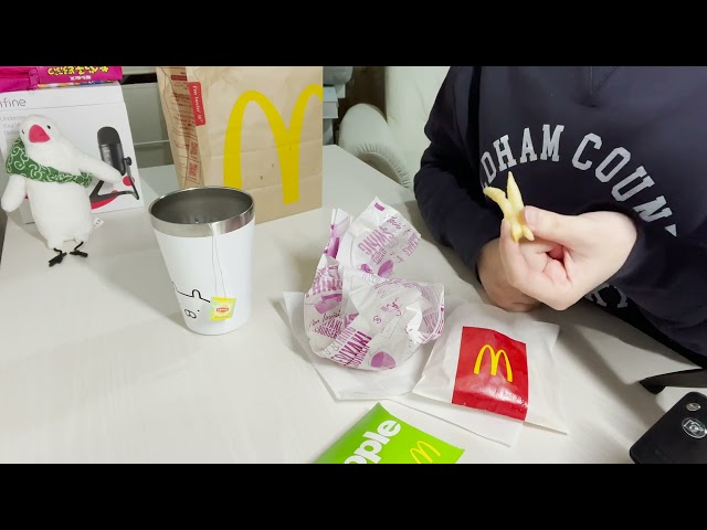 ASMR-ハンバーガーを貪りながら怖い話をする-onデスク
