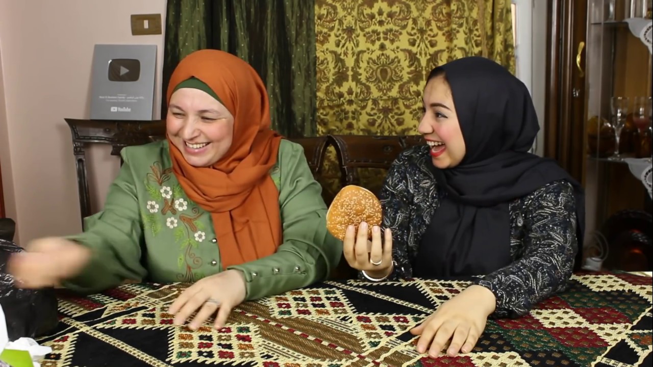 تحدى الاكل على لقمه واحده !! أكلت نورا قرن فلفل على لقمه واحده تعالو شوفو حصلها ايه