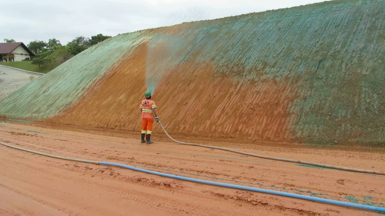 Aplicação de Hidrossemeadura em Blumenau/SC