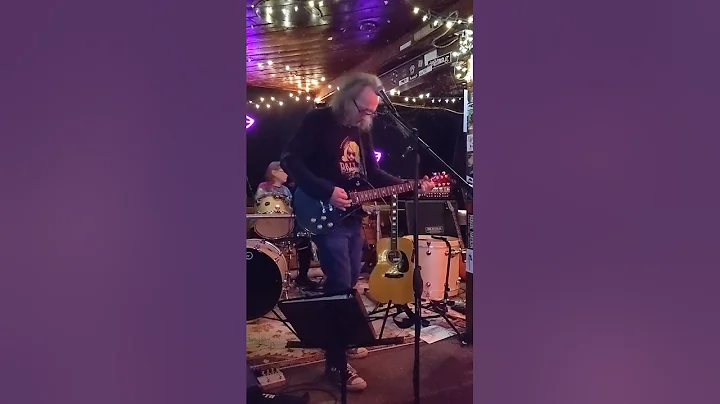 Bob Bashore, King Bee at The Marlin