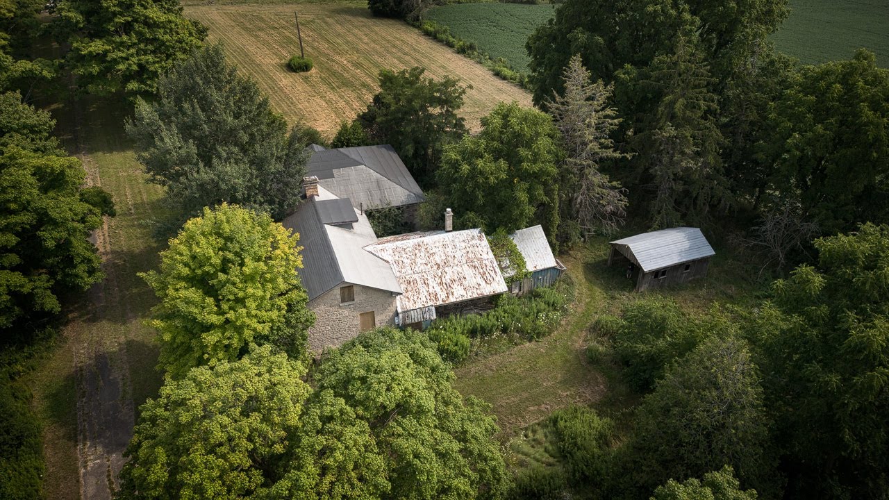 I Found a Beautiful Abandoned Farmhouse that Nobody Wants Anymore!