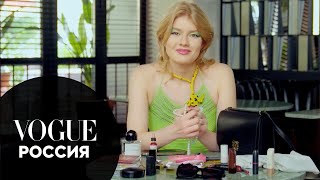 Что в сумке у Ульяны Добровской? | Vogue Россия